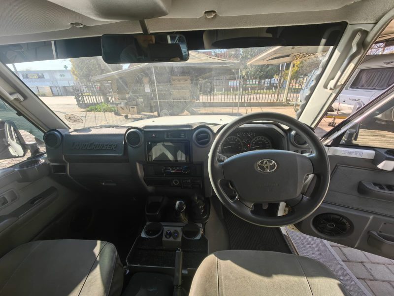 2021 Toyota Land Cruiser V8 4x4 D/C - Image 5